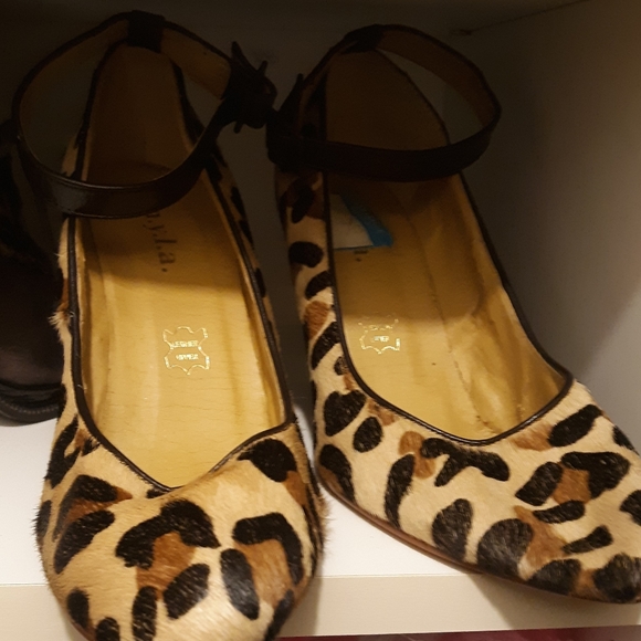 Animal Feaux Fur Wedges - Picture 4 of 4